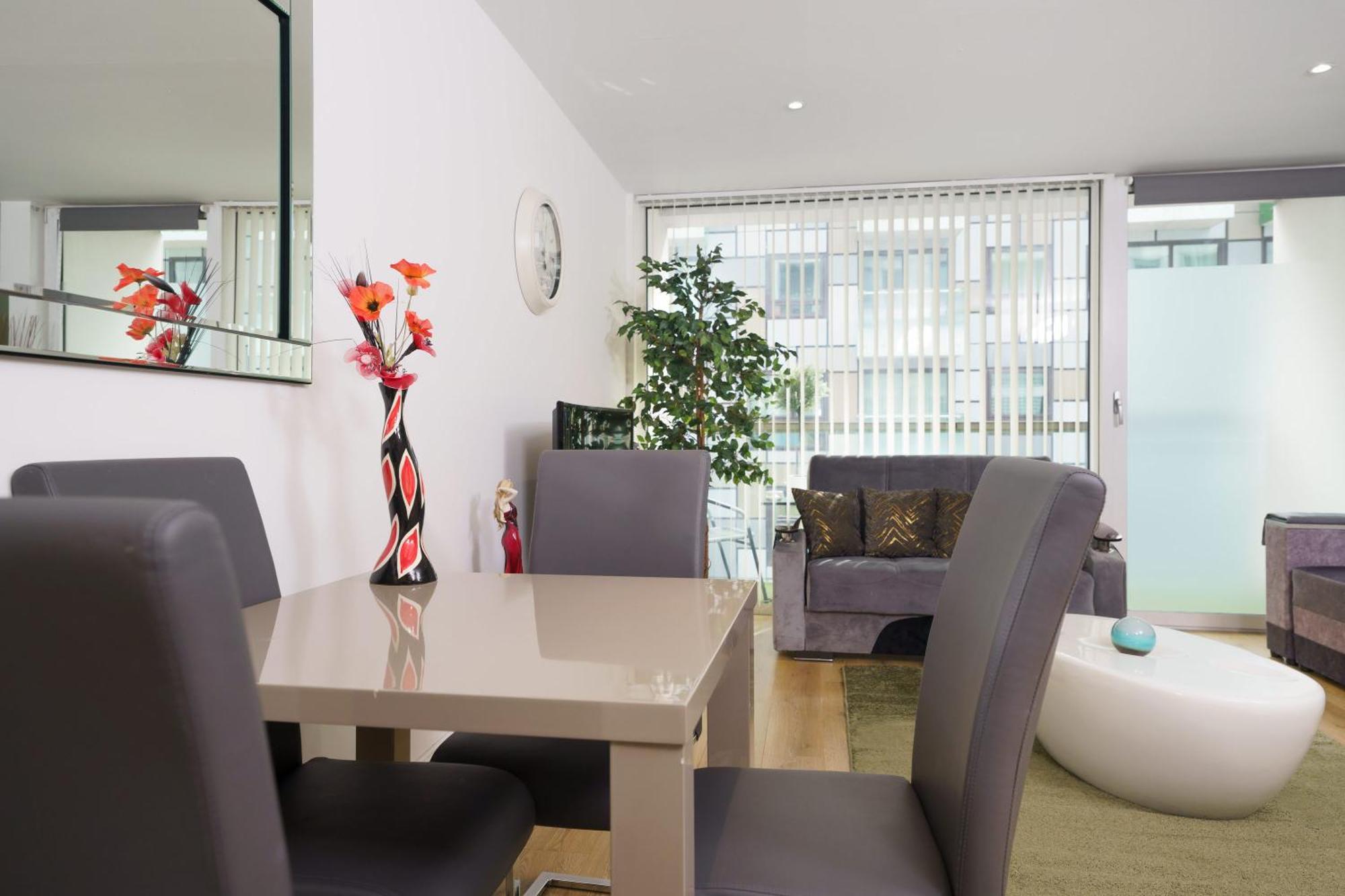 Cobalt Point, South Quay Apartment London Exterior photo
